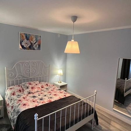 Apartamento Turistico Plaza III Monforte De Lemos Bagian luar foto