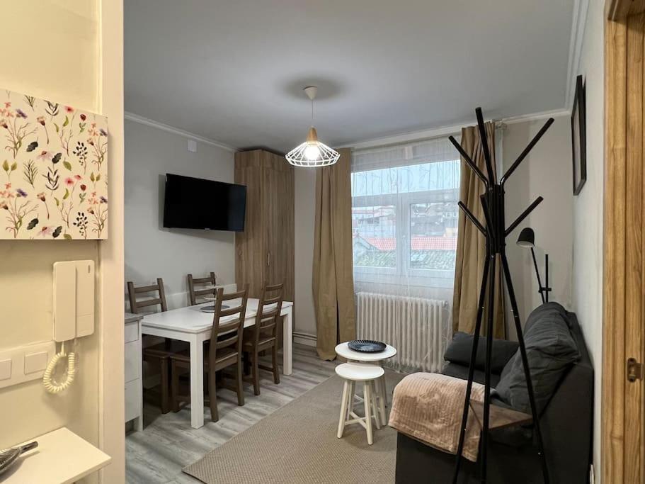 Apartamento Turistico Plaza III Monforte De Lemos Bagian luar foto