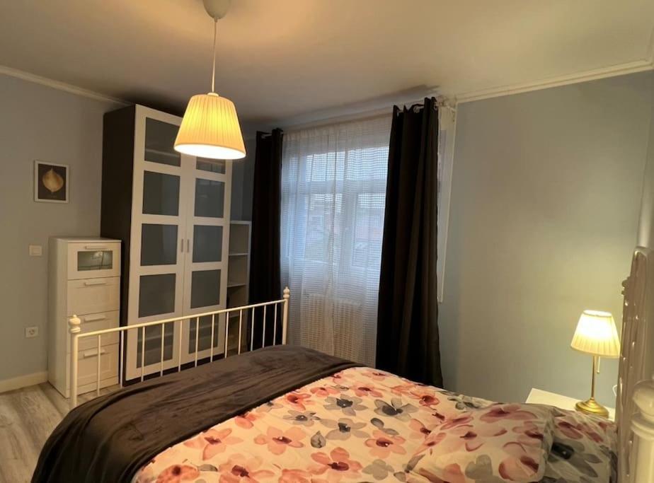 Apartamento Turistico Plaza III Monforte De Lemos Bagian luar foto