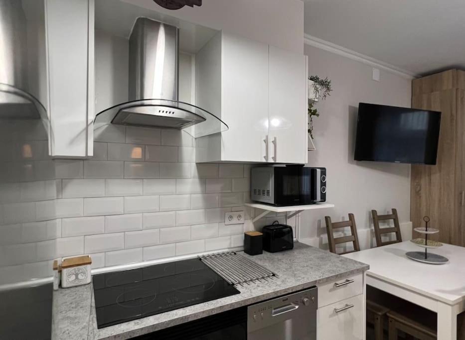 Apartamento Turistico Plaza III Monforte De Lemos Bagian luar foto