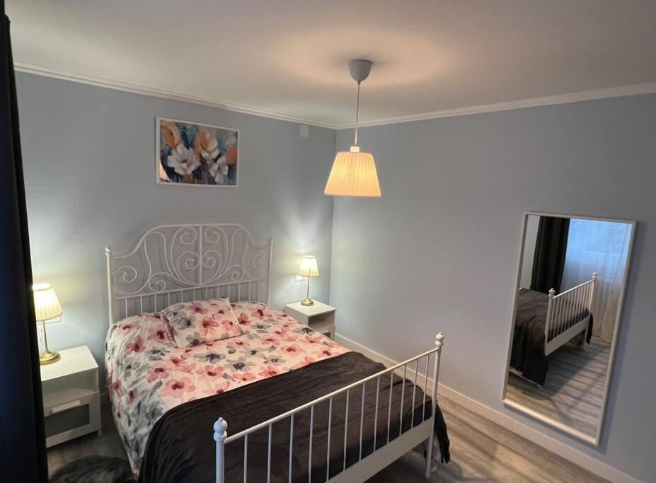 Apartamento Turistico Plaza III Monforte De Lemos Bagian luar foto